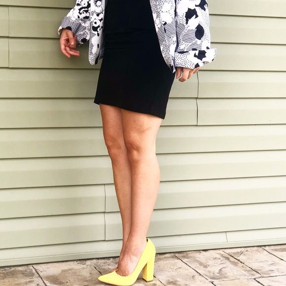 🆕 NWOB Yellow chunky block heel with pointed toes - Picture 3 of 8